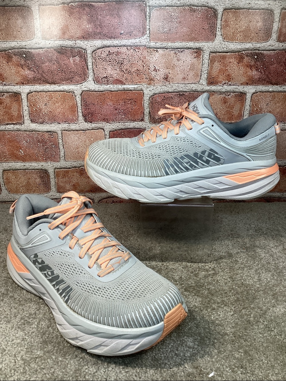 Hoka One One Bondi 7 women’s running shoes walking sneakers size 8.5 D wide